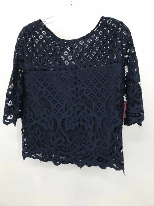 Pre-Owned cupcakes and cashmere Navy Size Small Blouse Chic Sleeveless Blouse