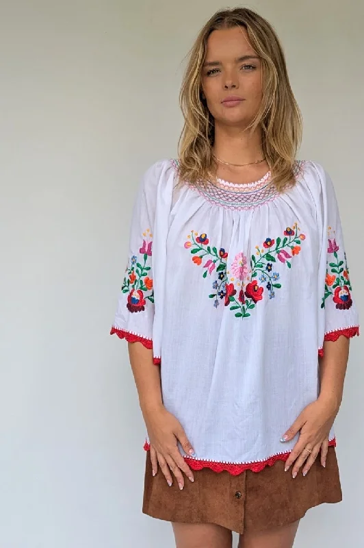 Vintage Hungarian Peasant Boho Blouse Ruched Sleeve Blouse