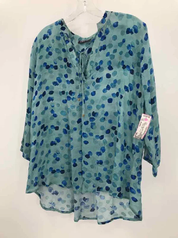 Pre-Owned APNY Blue Size Medium Printed Blouse Lightweight Floral Blouse