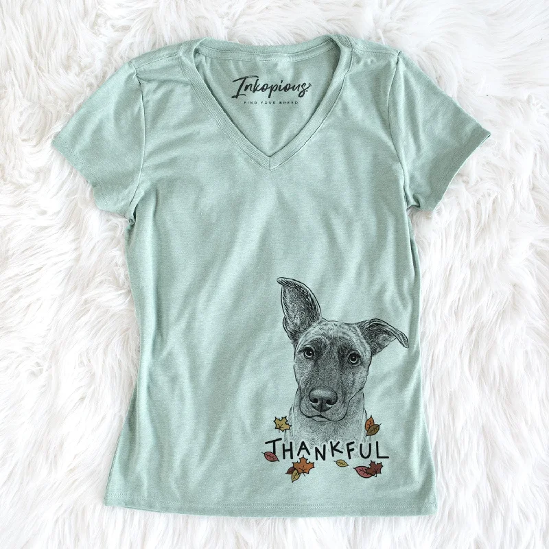 Thankful Zoey the Mixed Breed - Women's V-neck Shirt -- Basic T-Shirt Crew Neck Short Sleeve Thankful Zoey the Mixed Breed - Women's V-neck Shirt -- Basic T-Shirt Crew Neck Short Sleeve