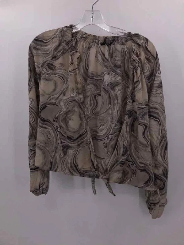Pre-Owned Maverick Collection Tan Size Small Printed Blouse Versatile Layering Blouse Pre-Owned Maverick Collection Tan Size Small Printed Blouse Versatile Layering Blouse