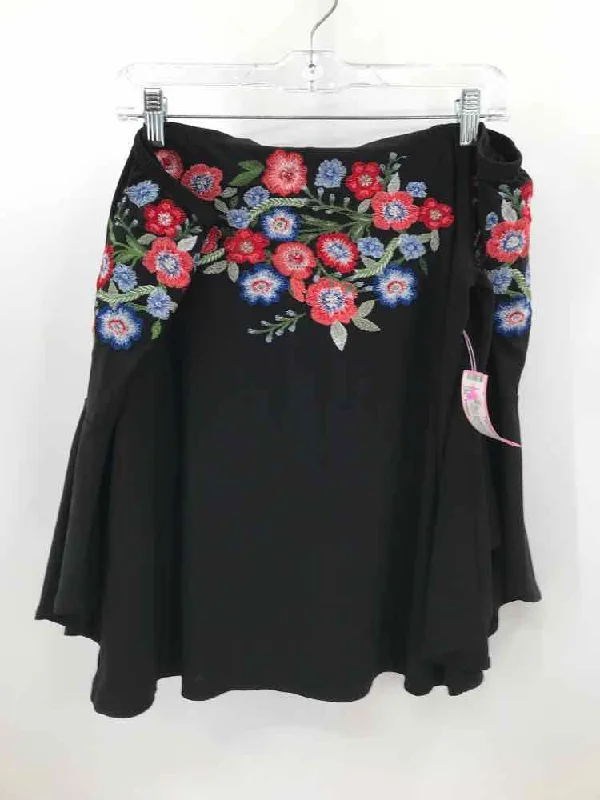 Pre-Owned INC Black Size Medium Embroidered Blouse Slim Fit Blouse