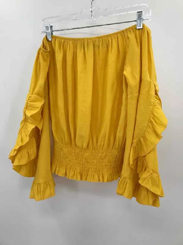 Pre-Owned Towne Yellow Size Small Blouse Ruffled Neck Blouse