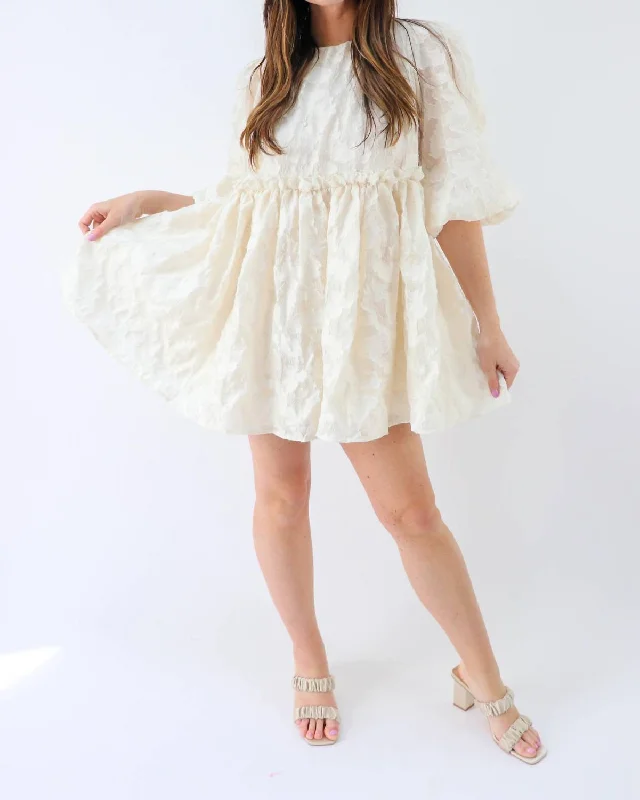 Timeless Dress in Cream Casual Short Summer