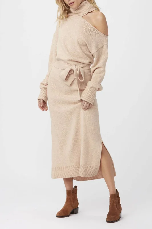 Raundi Dress in Camel Tunics Timeless classic