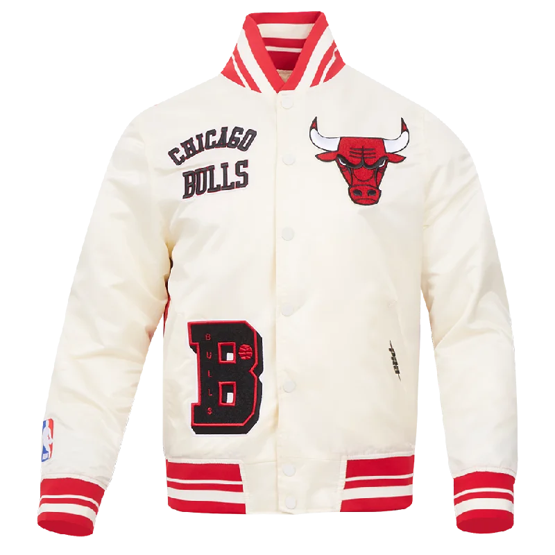 CHAMARRA DE SATÍN NBA CHICAGO BULLS SUBLIMATED SATIN JACKET Zip Front Button Front Snap Front CHAMARRA DE SATÍN NBA CHICAGO BULLS SUBLIMATED SATIN JACKET Zip Front Button Front Snap Front
