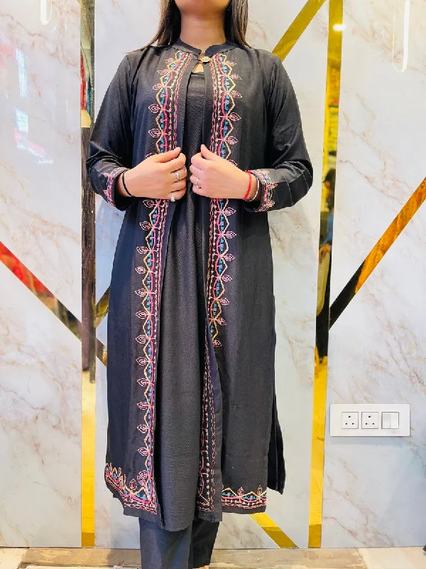 Beautiful Kashmiri winter 🥶 Ready made jacket suit Zip Front Button Front Snap Front Beautiful Kashmiri winter 🥶 Ready made jacket suit Zip Front Button Front Snap Front