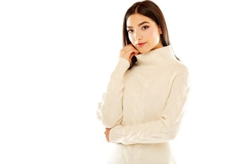 M.Miller Women's Laura Cable Sweater Cashmere in ivory Welt Pockets Slit Pockets Flap Pockets M.Miller Women's Laura Cable Sweater Cashmere in ivory Welt Pockets Slit Pockets Flap Pockets