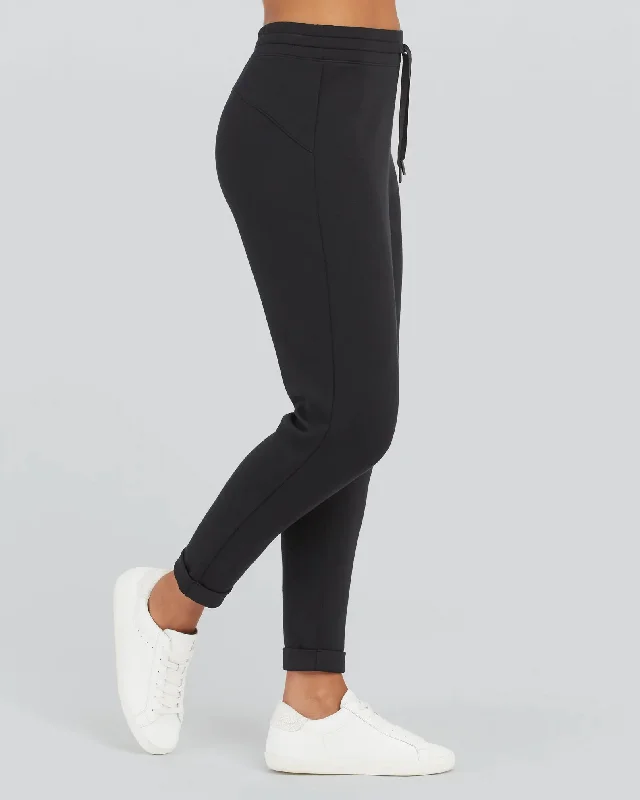 Spanx: AirEssentials Black Tapered Pant