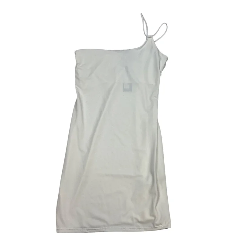 Dress Party Short By Pretty Little Thing In White, Size: S Tunics Denim casual
