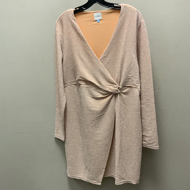Dress Party Short By SERRA In Champagne, Size: L Tunics Running lightweight